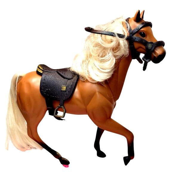 8" Vintage Beautiful Palomino Model Horse W/Rooted Mane & Tail ~Bridle & Saddle - Picture 3 of 10